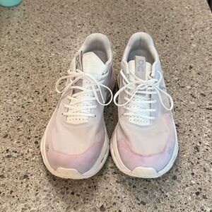 On Cloud Women’s Sneakers  Cloudnova Form 2 SZ 8